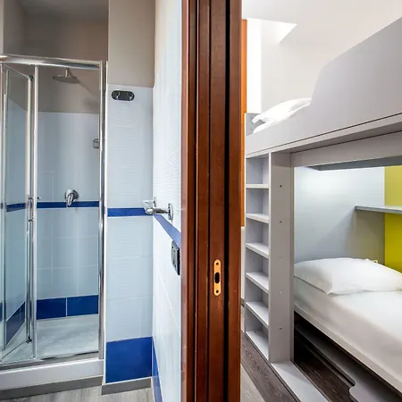 بيت شباب شباب فري روما