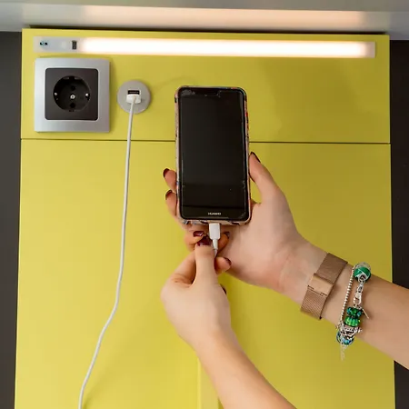 شباب فري * روما